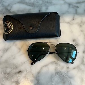 All back ray ban aviators